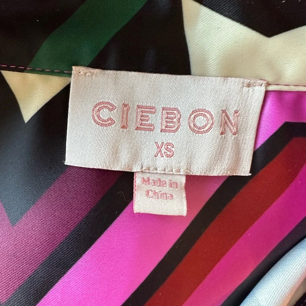 CIEBON Voluminous Button Down Geo Top - Picture 4 of 8